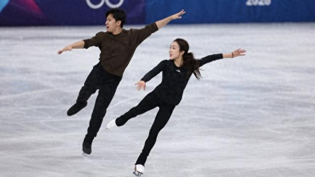 星空体育app官方网站-从张丹/张昊到隋文静/韩聪，20年后，她有了一场与中国花滑的久别重逢|花样滑冰|奥莉娜|冬奥会|AC米兰|米兰冬奥会_新浪体育_新浪新闻