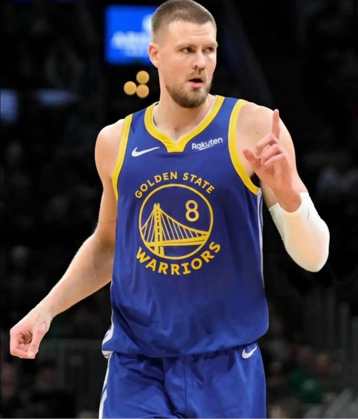 星空体育app-波尔津吉斯加盟勇士成安慰奖，首轮选秀权换字母哥后获空间型内线|克里斯塔普斯·波尔津吉斯|吉安尼斯·安特托孔波|金州勇士队|体育赛事讨论|扬尼斯-阿德托昆博_新浪体育_新浪新闻