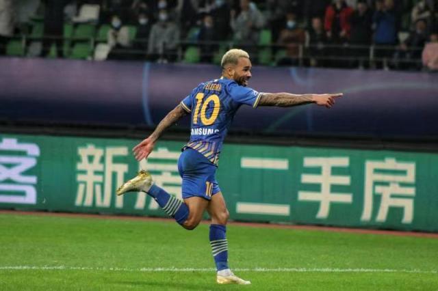 星空体育app下载-土超豪门用情感牌劝说特谢拉 有望降薪8成签约2年