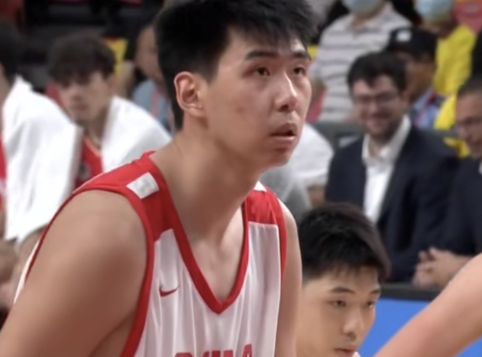 星空体育app官方下载-男篮半场惜败fmp俱乐部!庞峥麟+2内齐爆,王俊杰全面,小崔低迷|崔永元|中国男篮|徐昕|篮板|杜锋_新浪体育_新浪新闻