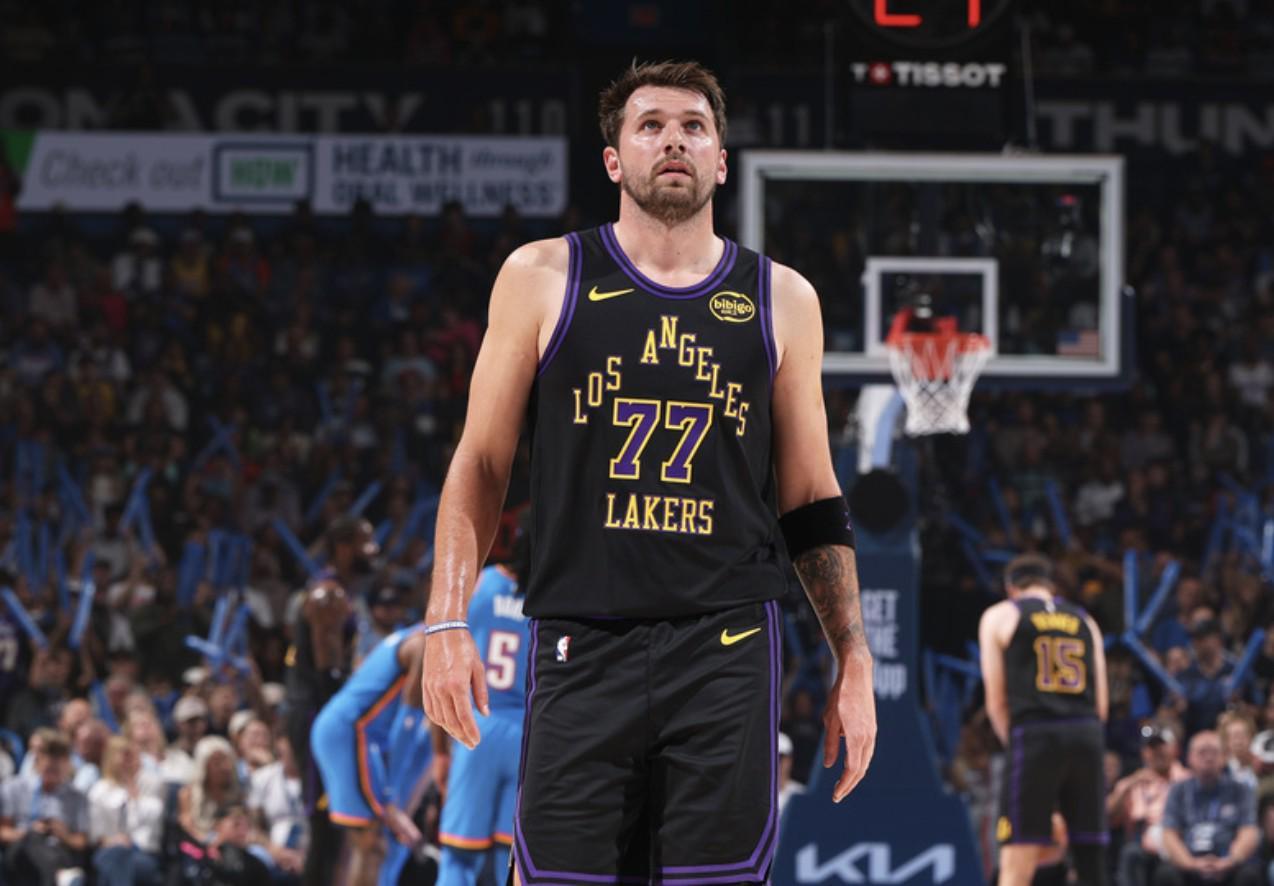 ESPN:东契奇左腿筋受伤,将在当地时间周五进行核磁共振检查